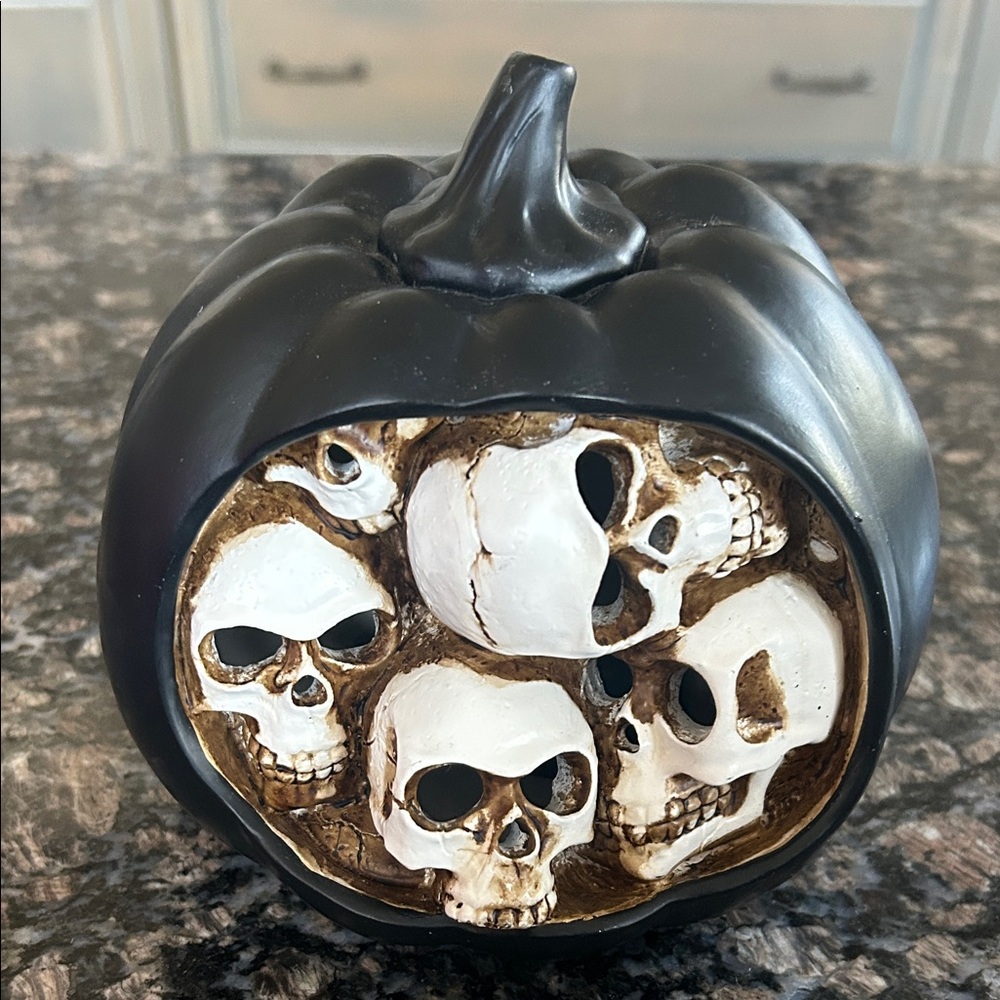 ASHLAND 7" LIGHT UP SKULL PUMPKIN TABLETOP DECOR NWT